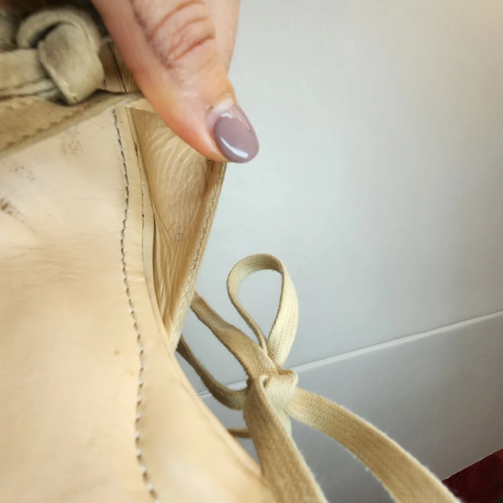 🌸Tod's Elegant Beige Wedge Sandals‎ 8